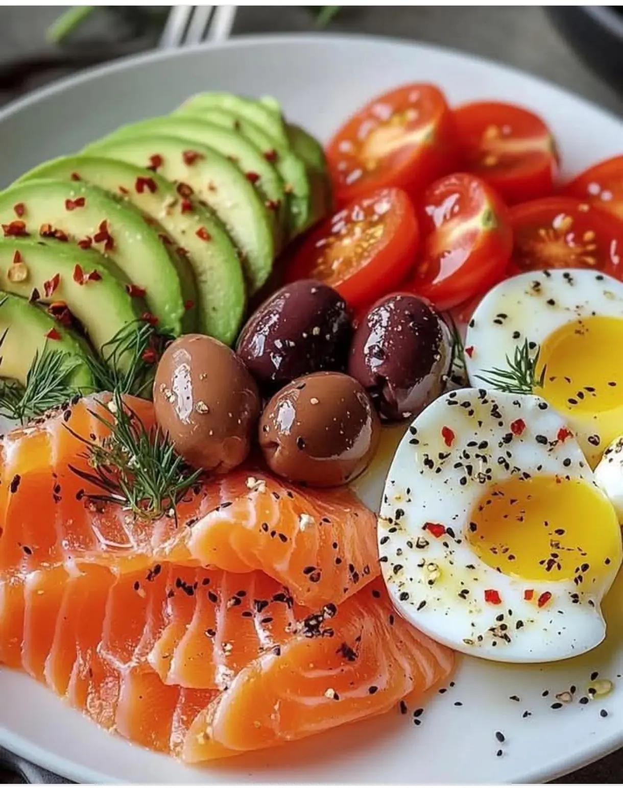 🥑🐟 Mediterranean Smoked Salmon Breakfast Plate 🍅✨
