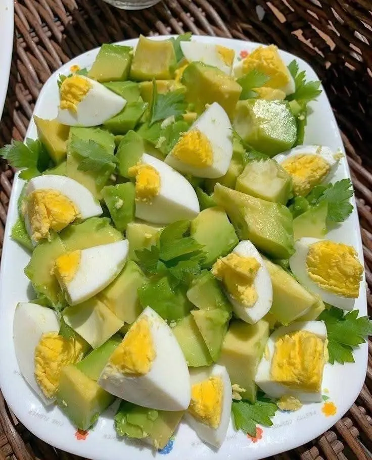 Simple & Nutritious Avocado 🥑 and Boiled Egg 🍳 Salad