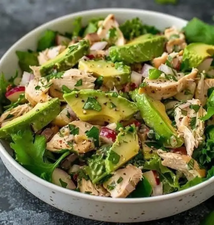 π©βπ³CHICKEN & AVOCADO SALAD