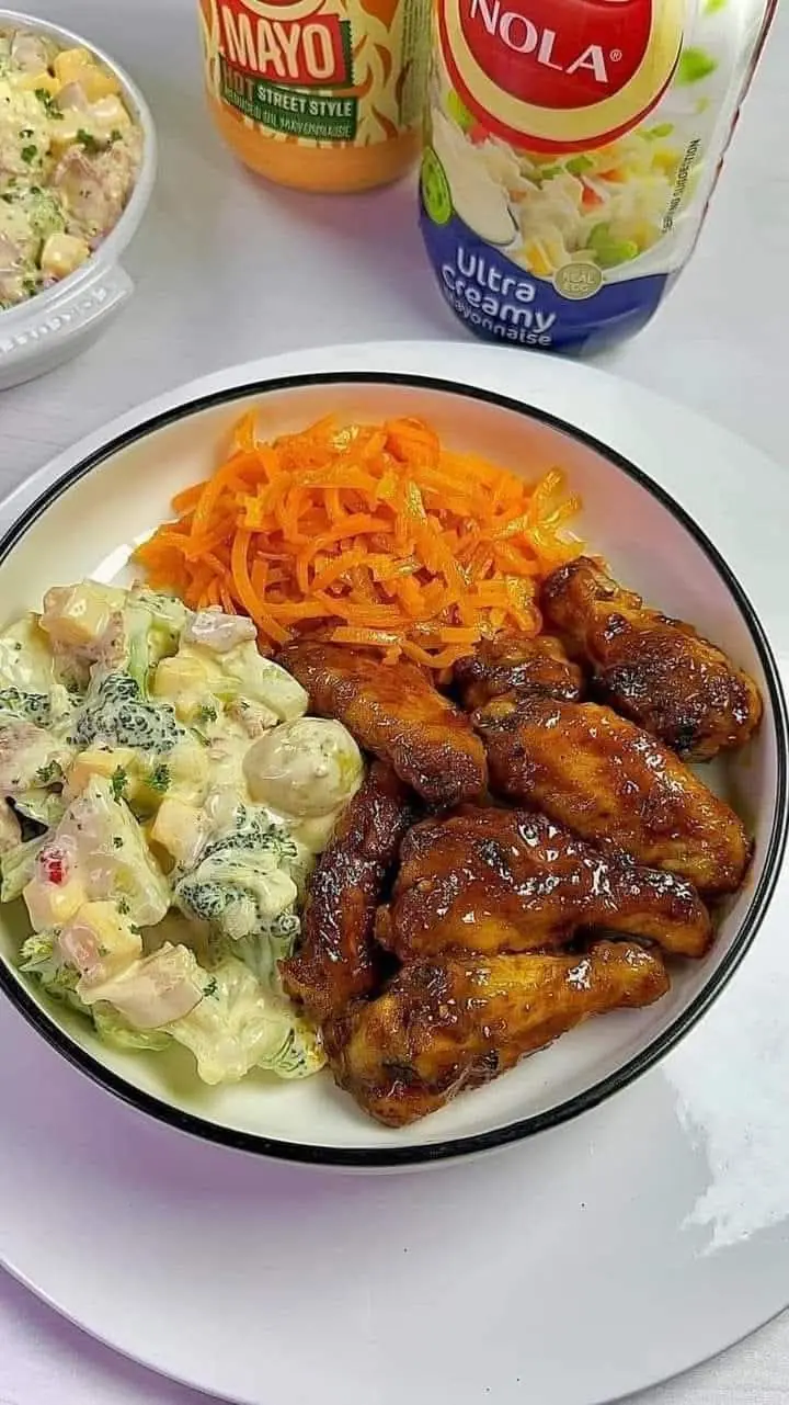 🍗 Chicken Wings and Potato Salad with Broccoli & Cauliflower