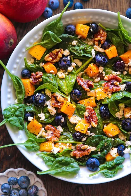 Mango Salad with Spinach and Blueberries