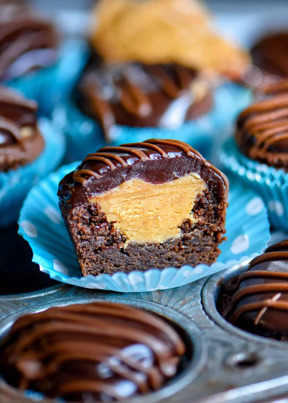 Buckeye Bites β Chocolate Peanut Butter Cookie Cups