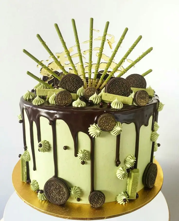 ππ΅πͺ Matcha Oreo Drip Cake