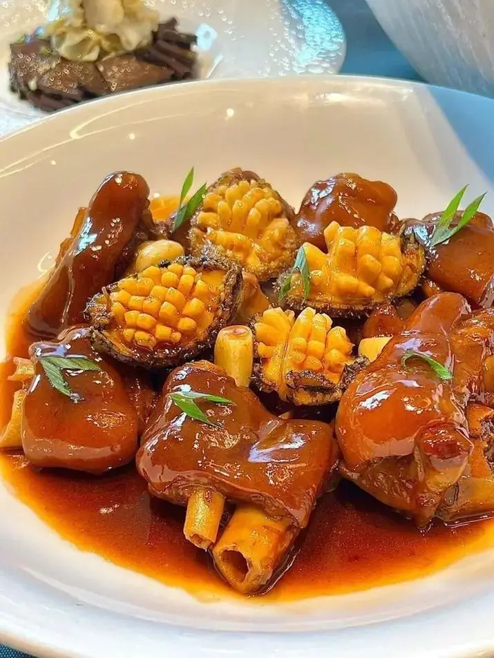 Chinese Braised Pork Hock with Baby Corn (Hong Shao Style)