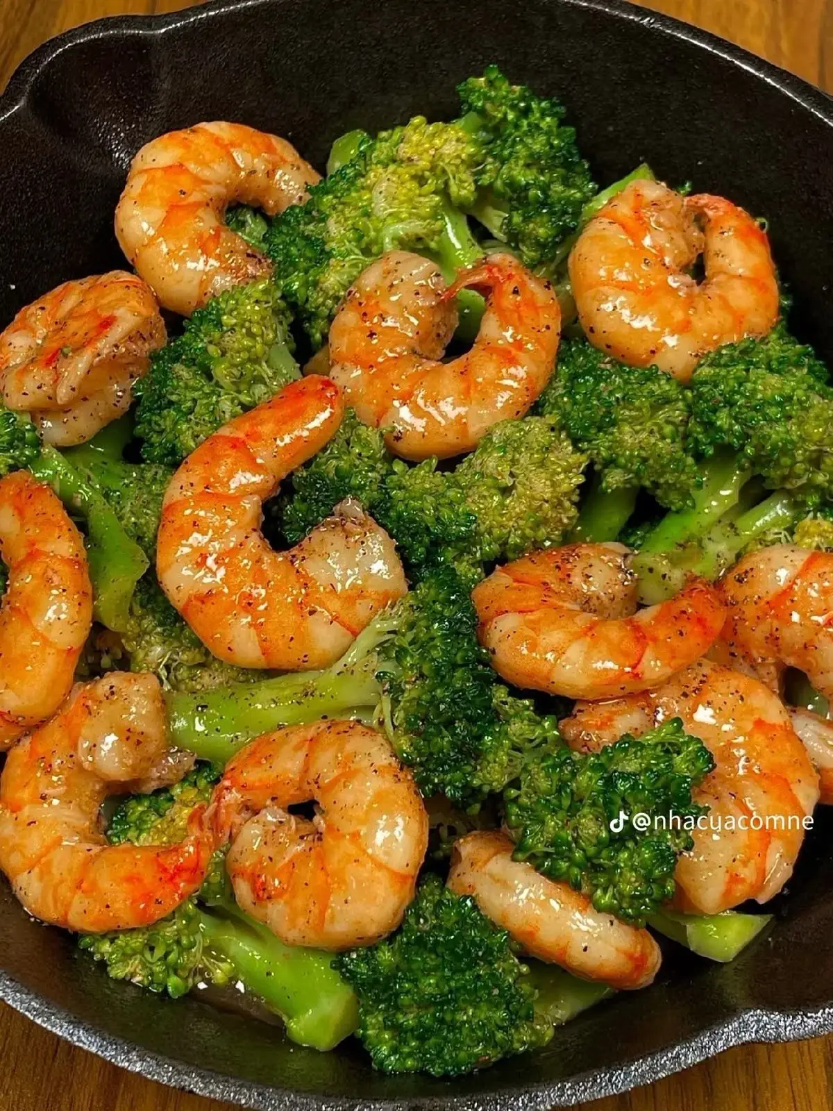Garlic Shrimp with Broccoli