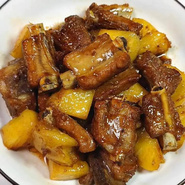 Braised Pork Ribs with Pineapple