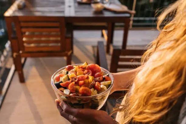 Simplicity Signals Safety: Why Clear, Balanced Meals Help Your Body Recognize Fullness