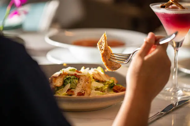 Ever Notice How Restaurant Meals Feel Easier to Keep Eating — Even When You’re Already Full?