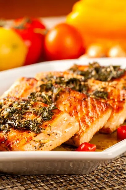 Herb-Crusted Salmon – A Fresh, Balanced Dish with Fragrant Herbs and Bright Citrus Finish