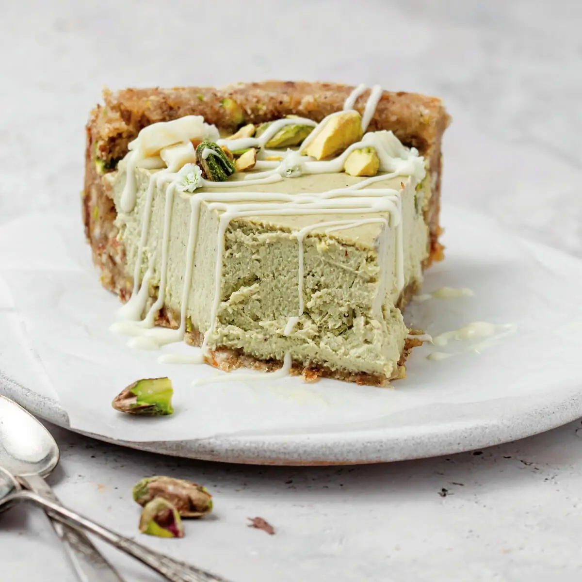 Pistachio White Chocolate Cheesecake – A Creamy, Nutty Cheesecake with Elegant Balance