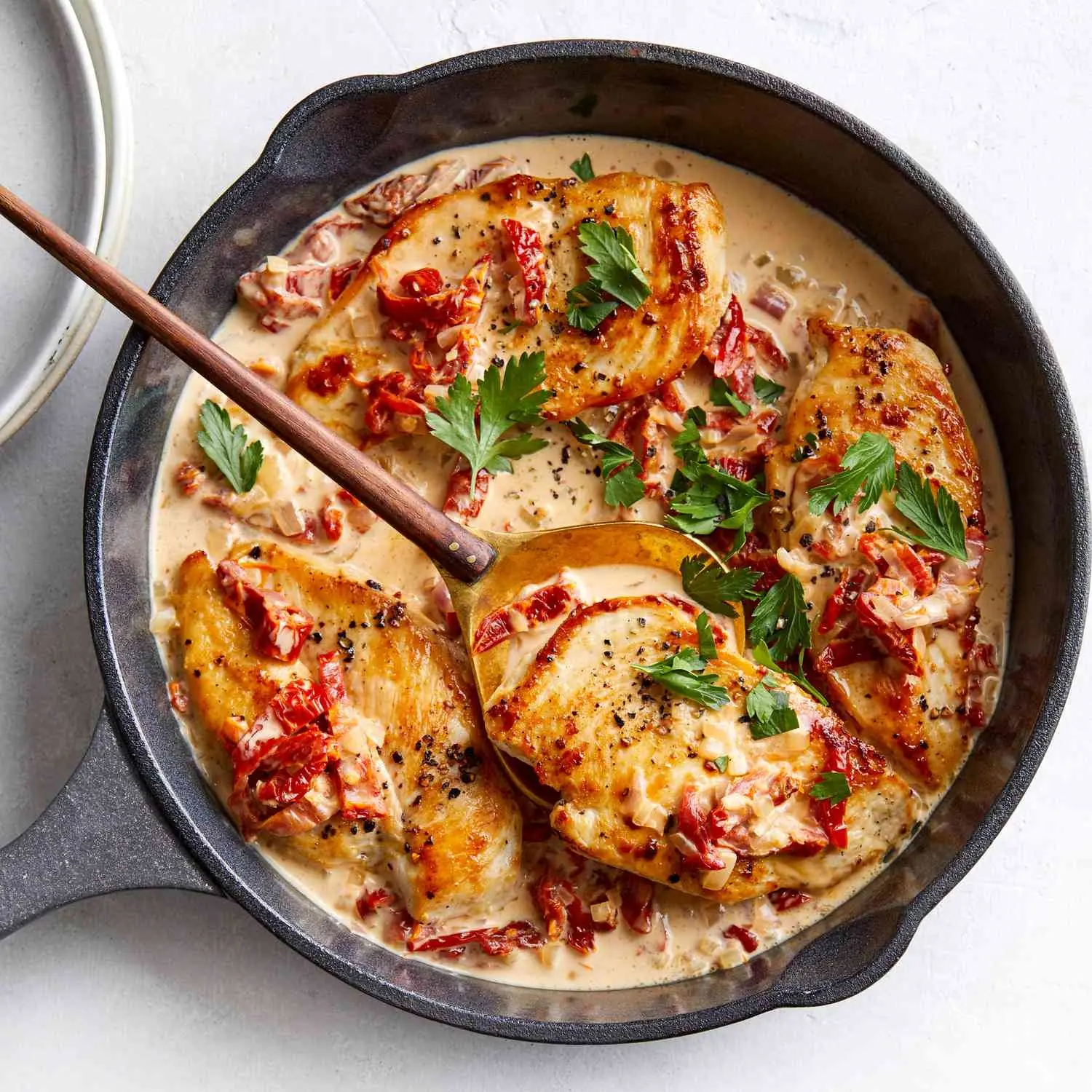 Creamy Sun-Dried Tomato Chicken – A Rich Skillet Chicken with Tuscan-Style Cream Sauce