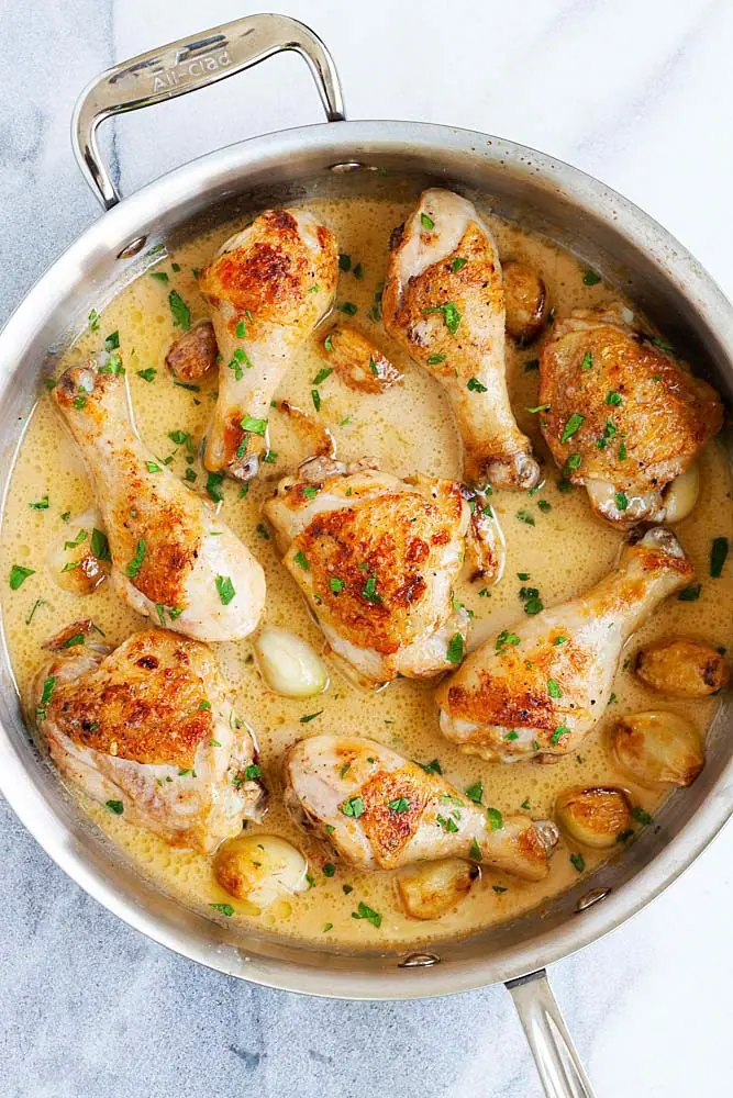 Creamy Garlic Butter Chicken Thighs – A Rich Skillet Chicken with Silky Garlic Cream Sauce