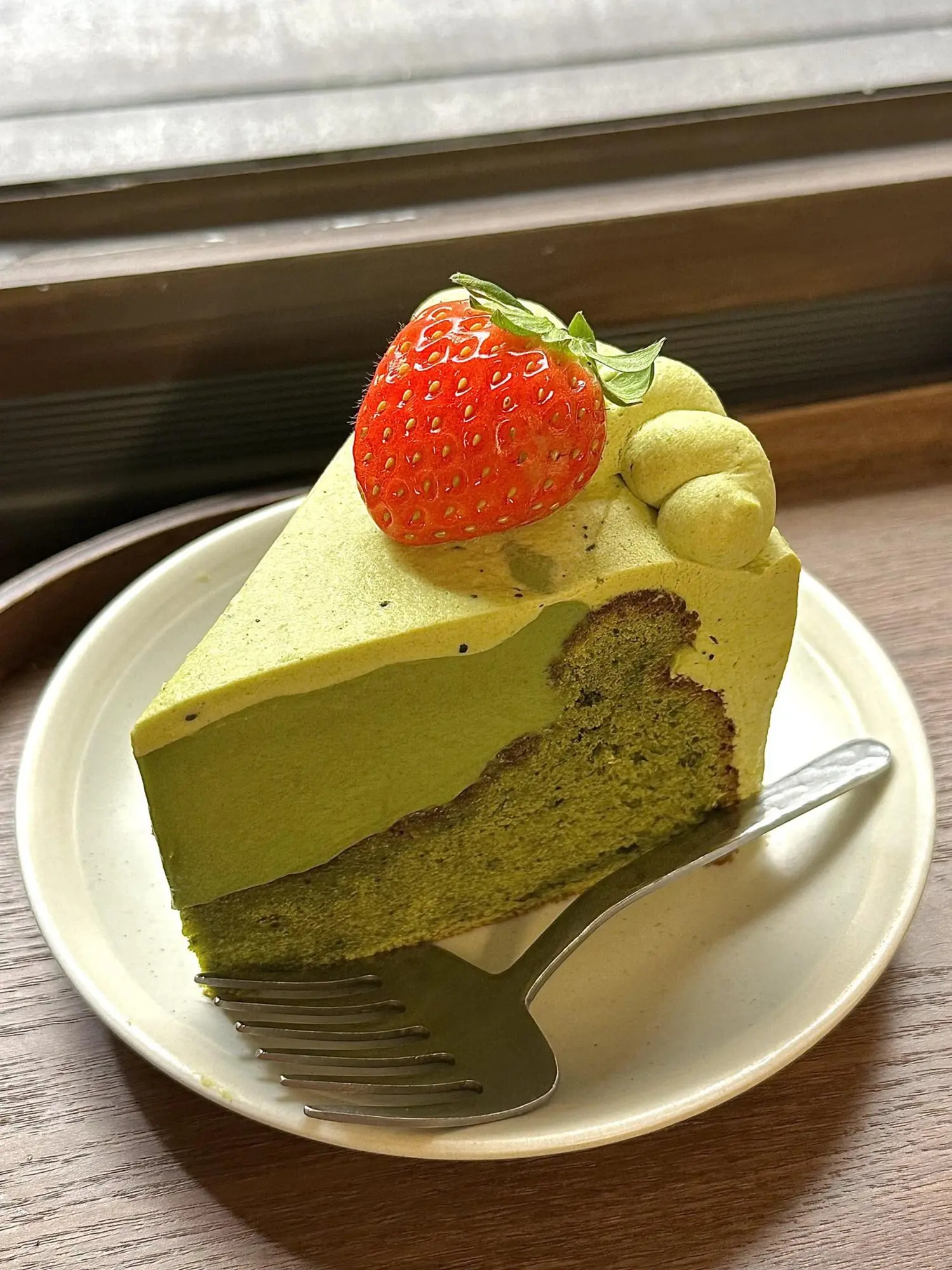 Matcha White Chocolate Cheesecake – A Creamy Baked Cheesecake with Smooth Matcha Layers