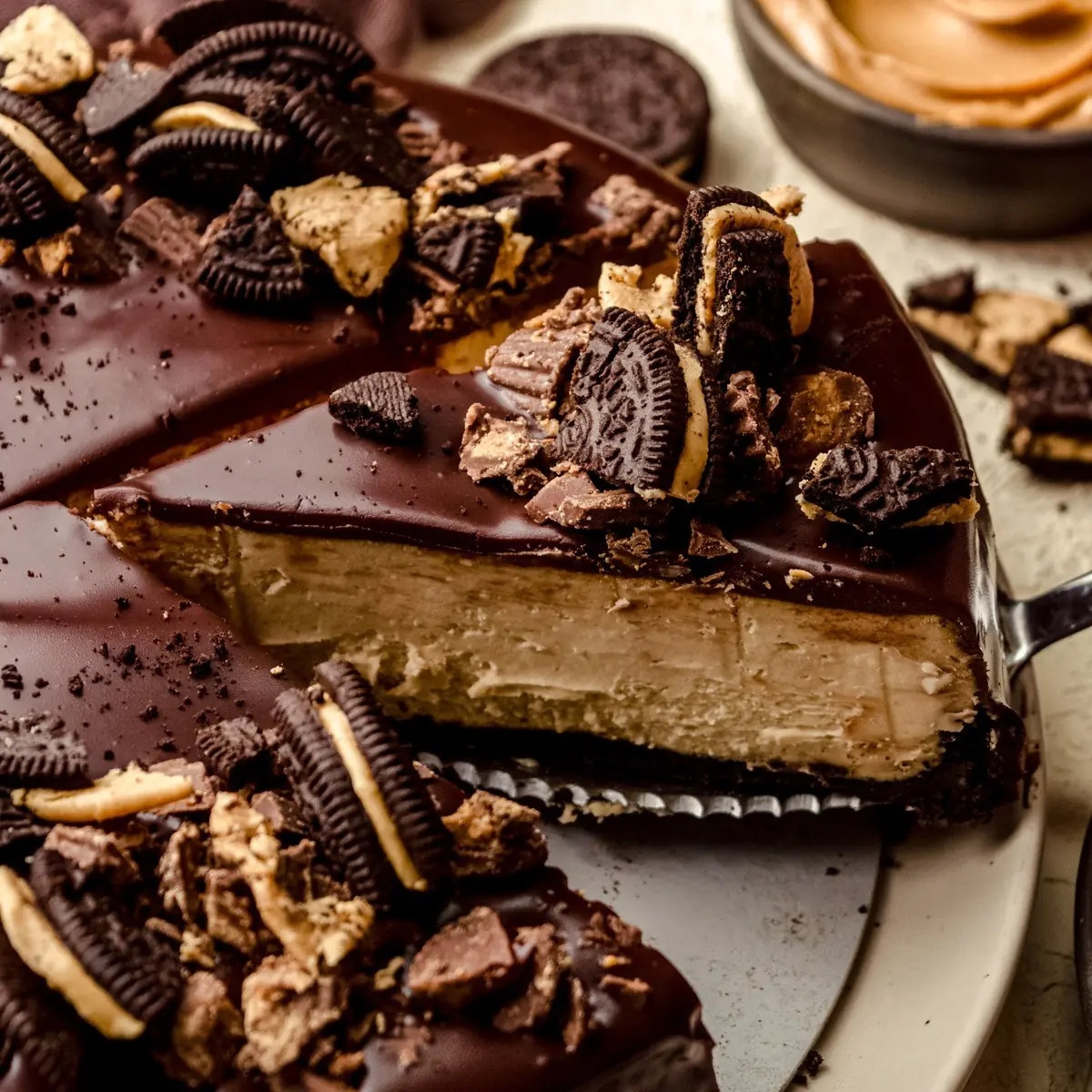 Peanut Butter Chocolate Cheesecake – A Creamy Cheesecake with Peanut Butter and Chocolate Layers