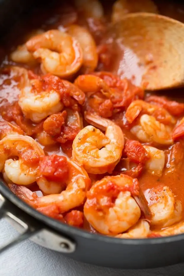 Spicy Tomato Garlic Shrimp – Juicy Shrimp in a Bold Garlic Tomato Chili Sauce