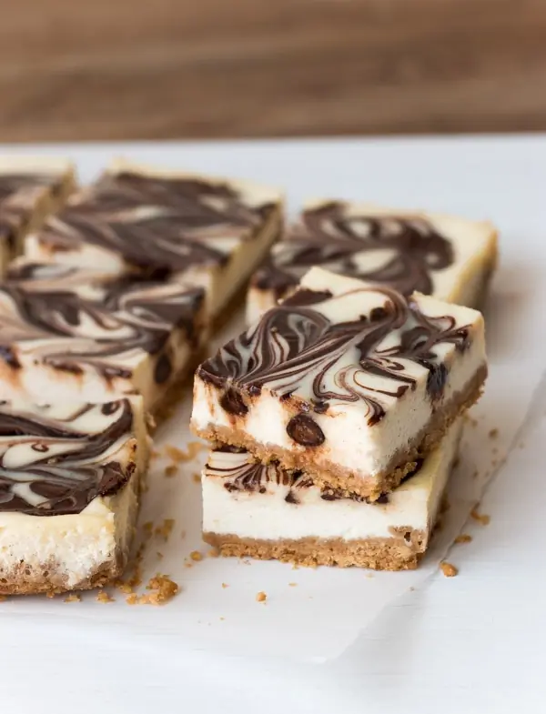 Nutella Swirl Cheesecake – A Creamy Cheesecake with Chocolate Hazelnut Swirls