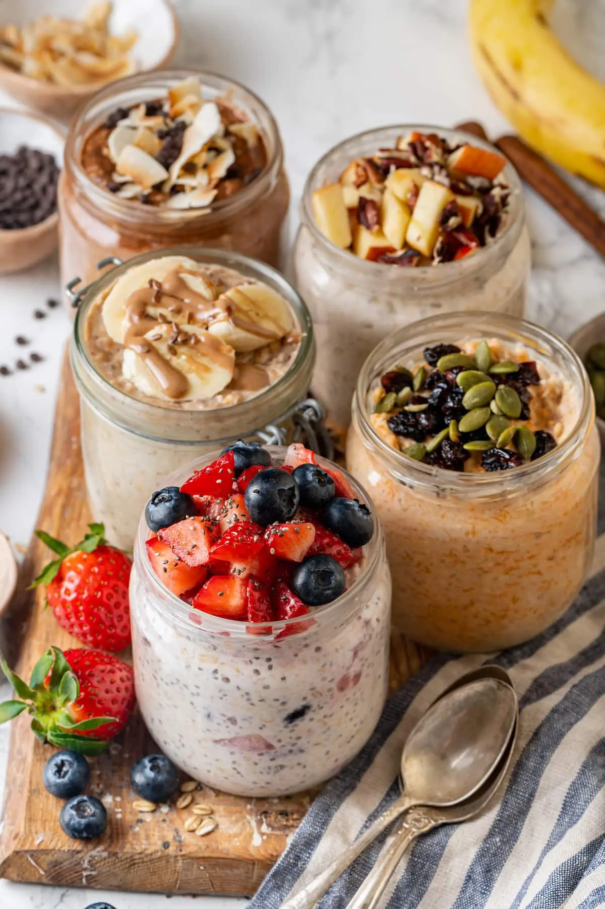 Easy Overnight Oats – Creamy No-Cook Oats with Yogurt and Berries