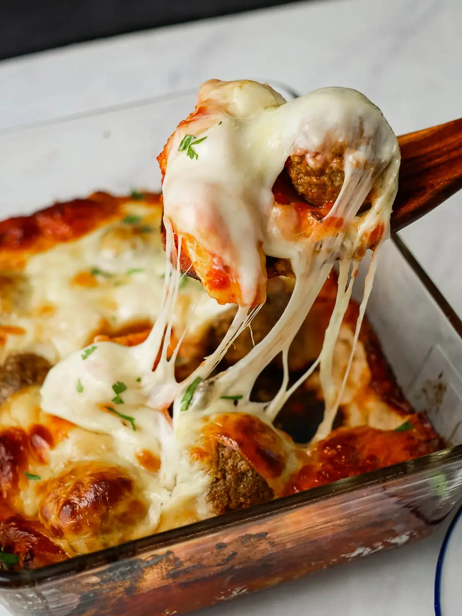 Cheesy Baked Meatball Marinara – Juicy Meatballs in Tomato Sauce with Melted Cheese