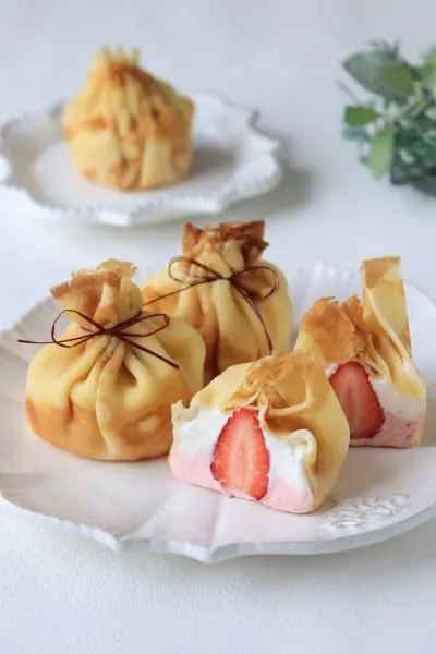 Strawberry Crepe Pouches