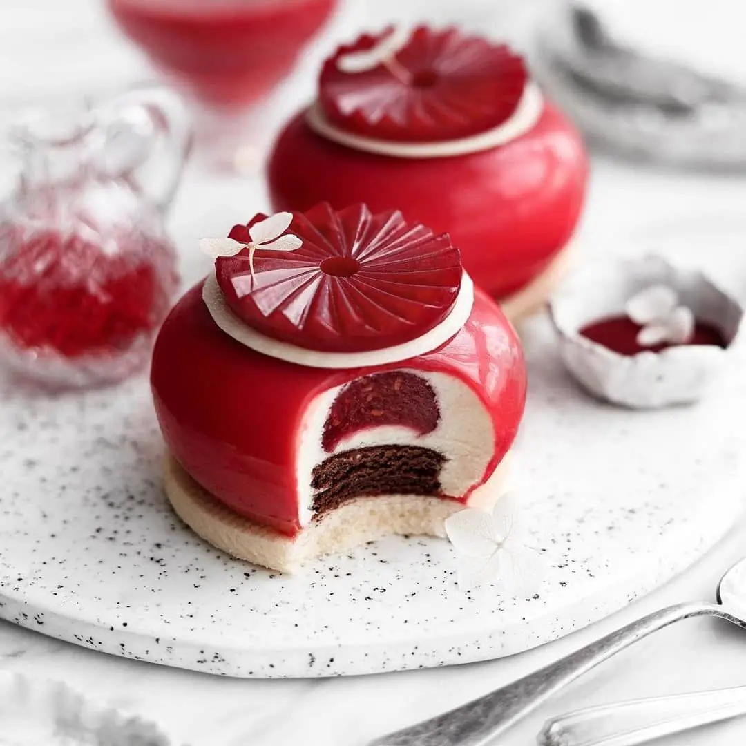 🍓 Raspberry Velvet Mousse Cake (Entremet)