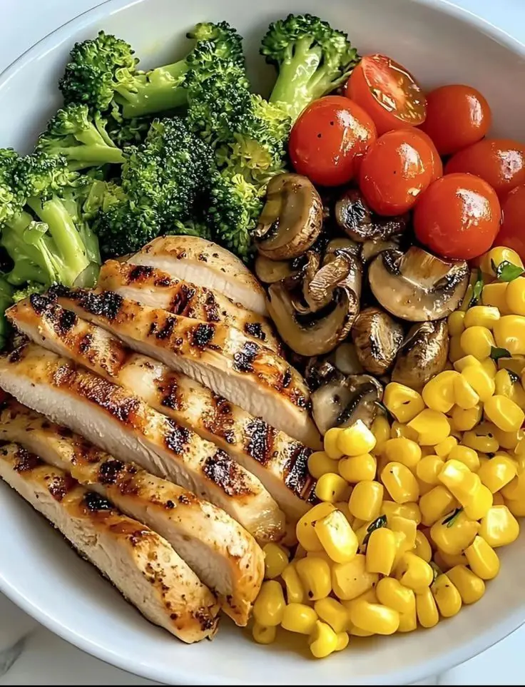 🍗 Grilled Chicken Healthy Bowl with Veggies