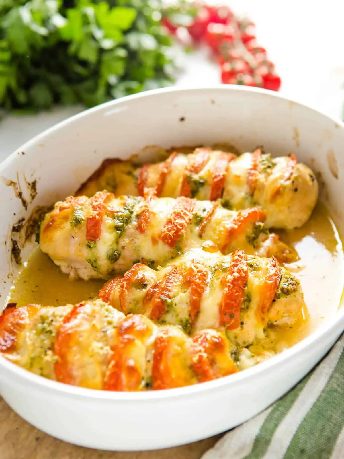Creamy Pesto Chicken Bake – Baked Chicken in Pesto Cream with Melted Cheese