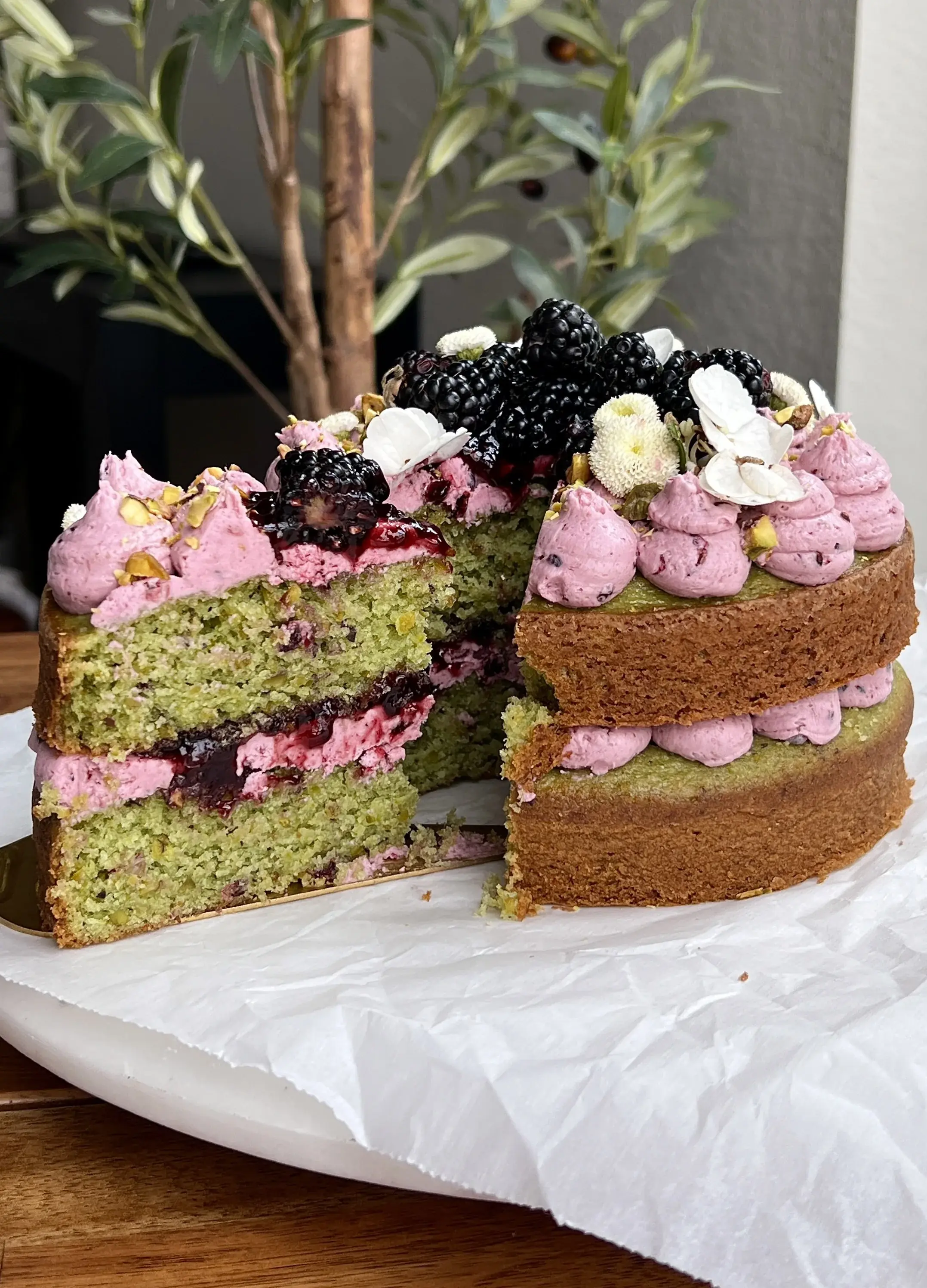 Pistachio & Blackberry Olive Oil Cake – Emerald Sponge with a High-Gloss Berry Mirror