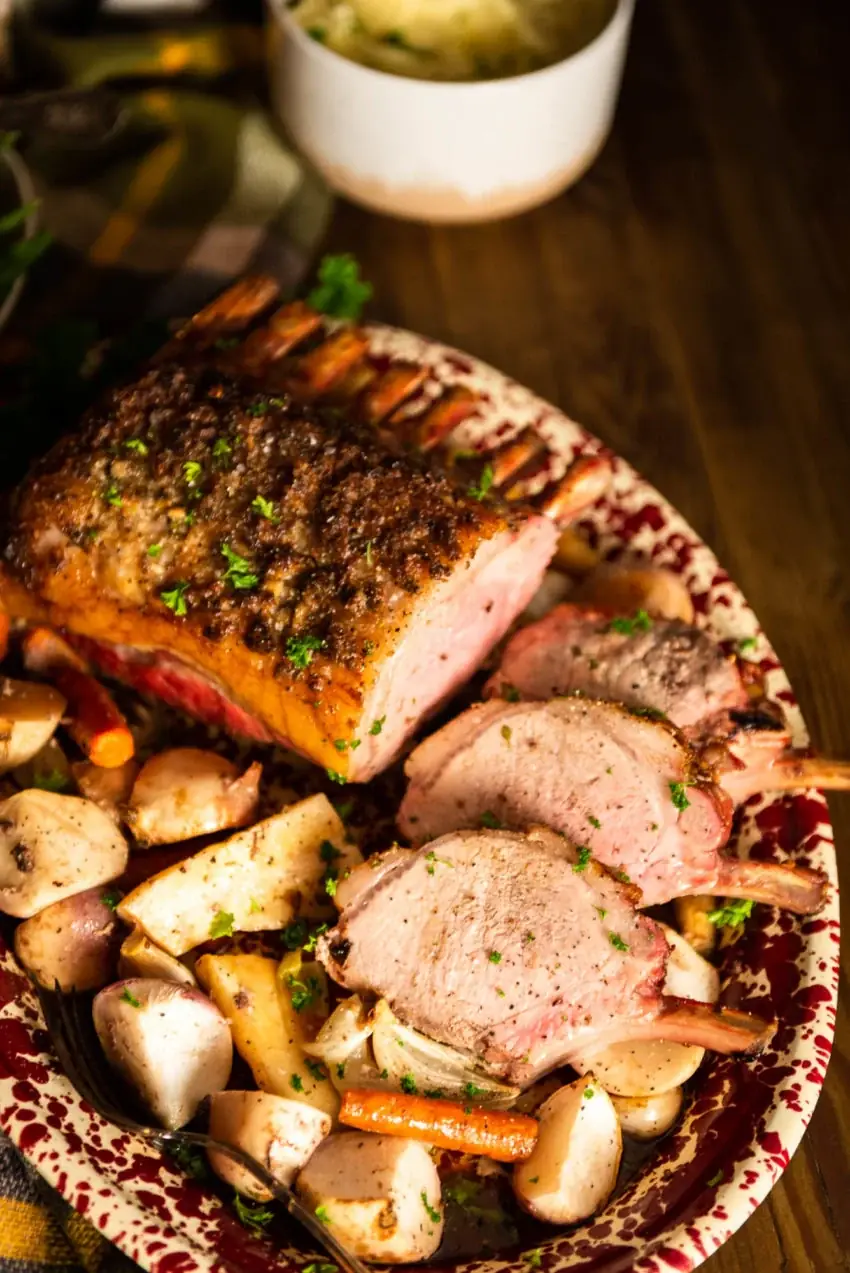 Oven-Roasted Rack of Pork – Shattered-Gold Crackling with a High-Gloss Cider Mirror