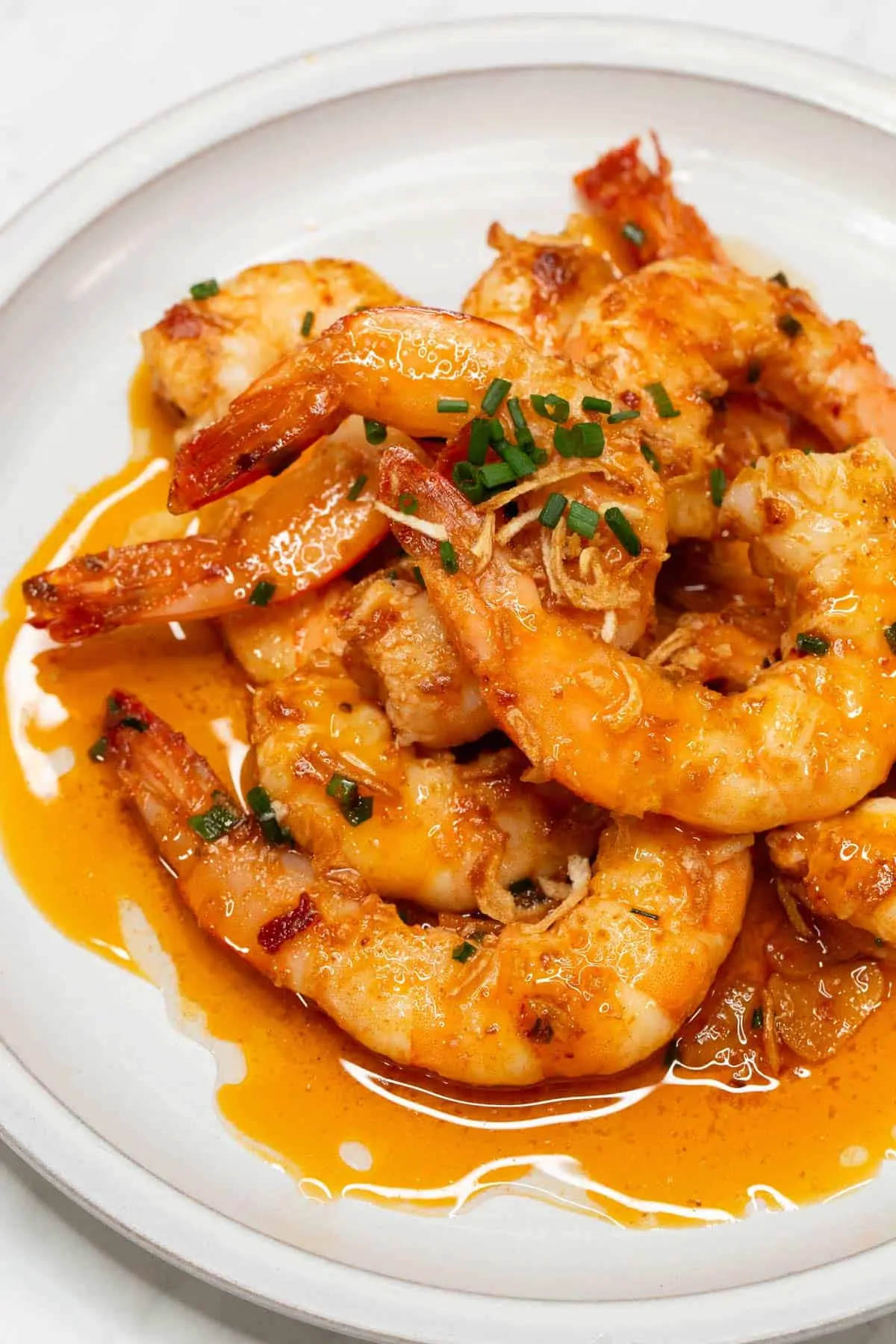 Gambas al Ajillo – Sizzling Shrimp with a High-Gloss Garlic-Oil Mirror