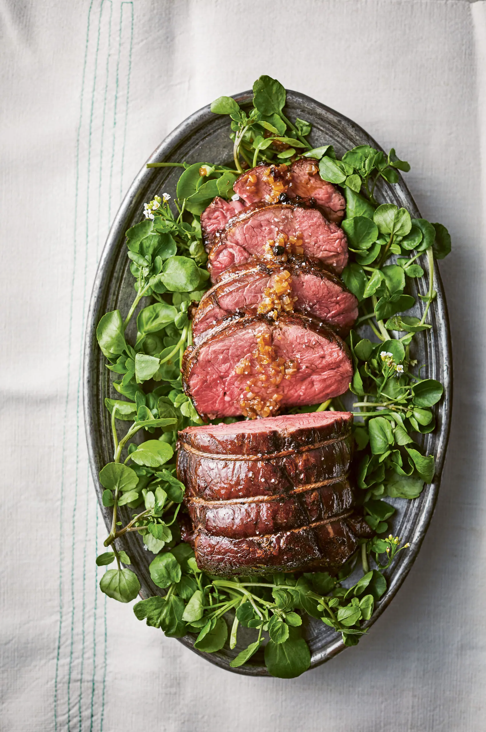 Chateaubriand – Shattered-Char Crust with a High-Gloss Bone-Marrow Mirror