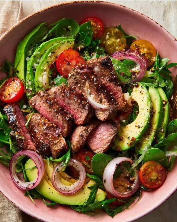 🥩🥑 Grilled Steak Avocado Salad