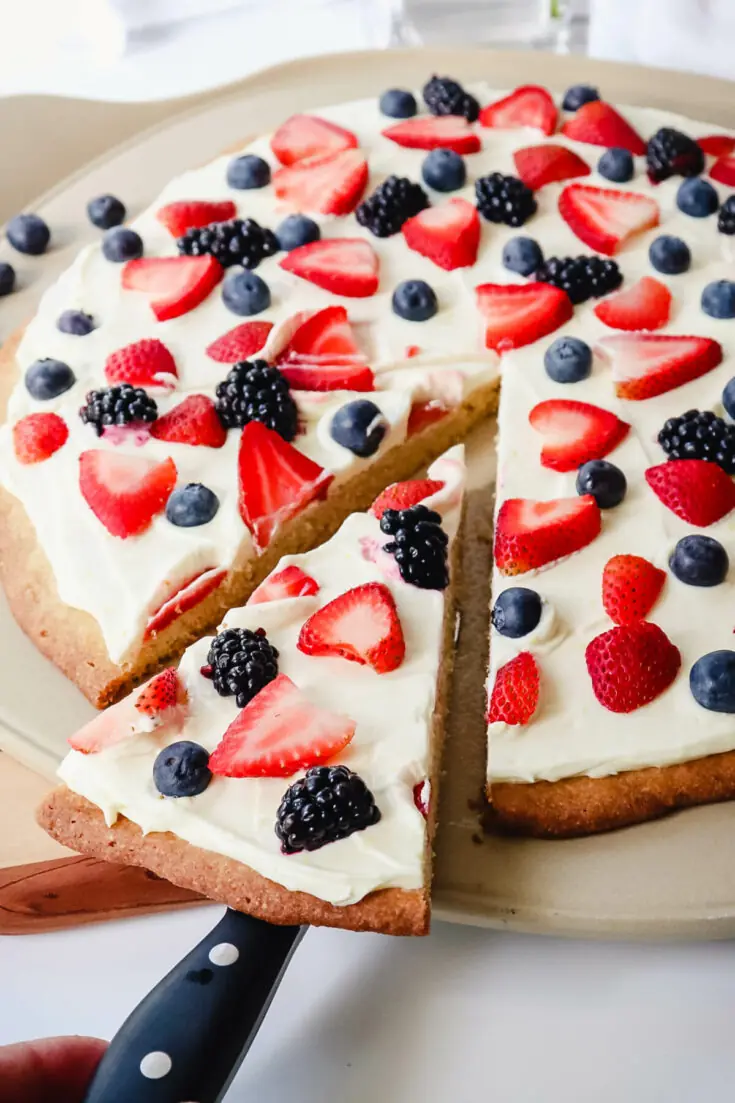 Keto Fruit Pizza – Shattered-Gold Almond Crust with a High-Gloss Nectar Mirror