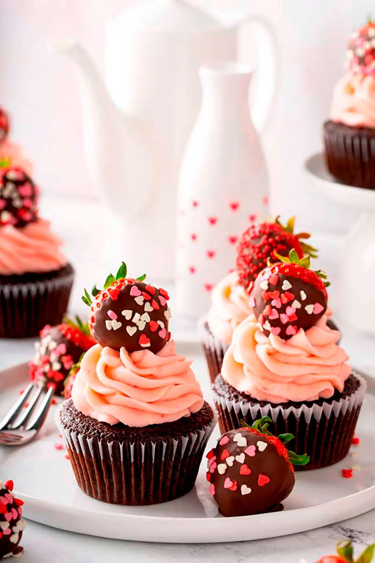 Low-Carb Chocolate Strawberry Cupcakes