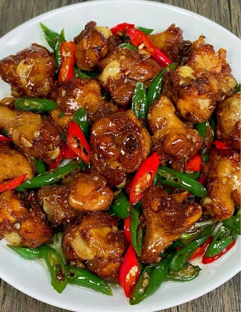 🌶️ Spicy Garlic Chicken Stir-Fry (Sweet, Savory & Addictive)