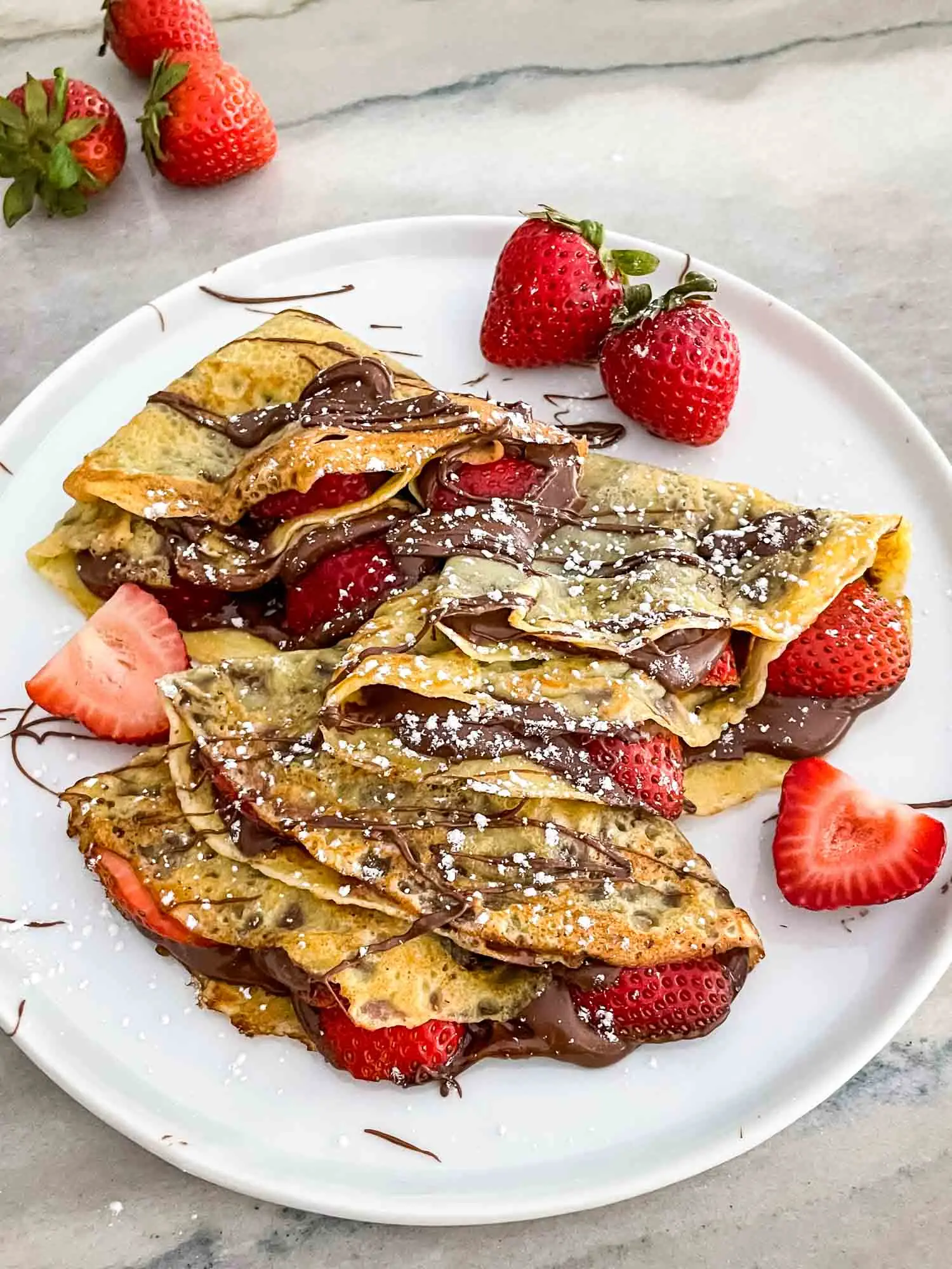 Nutella Strawberry Crepes – Shattered-Gold Lace with a High-Gloss Ebony Mirror