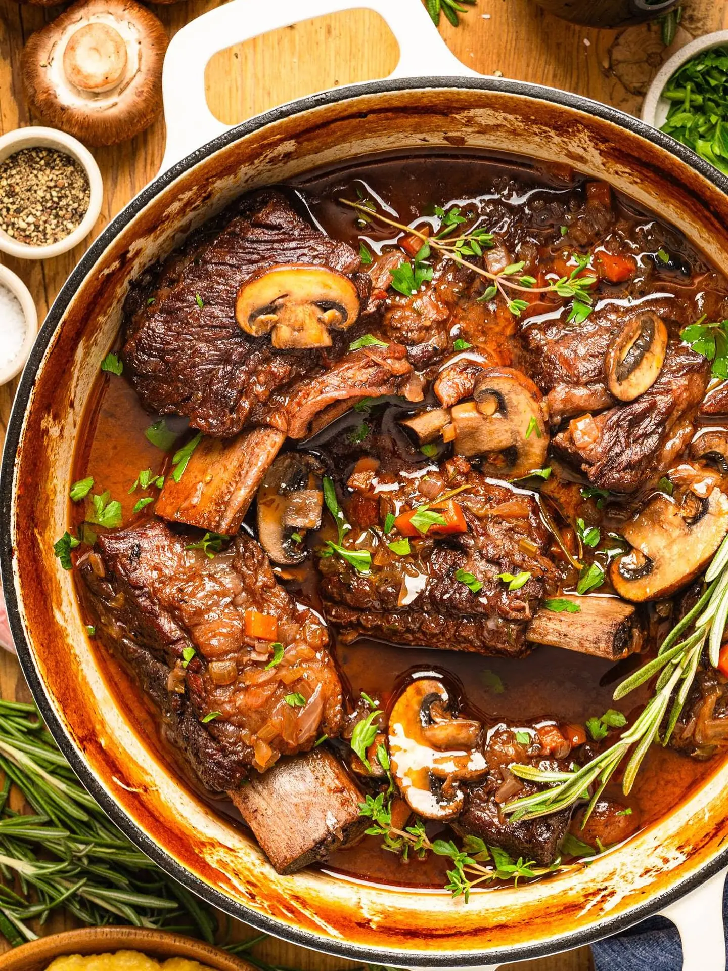 Braised Short Ribs – Shattered-Char Crust with a High-Gloss Ink-Dark Mirror