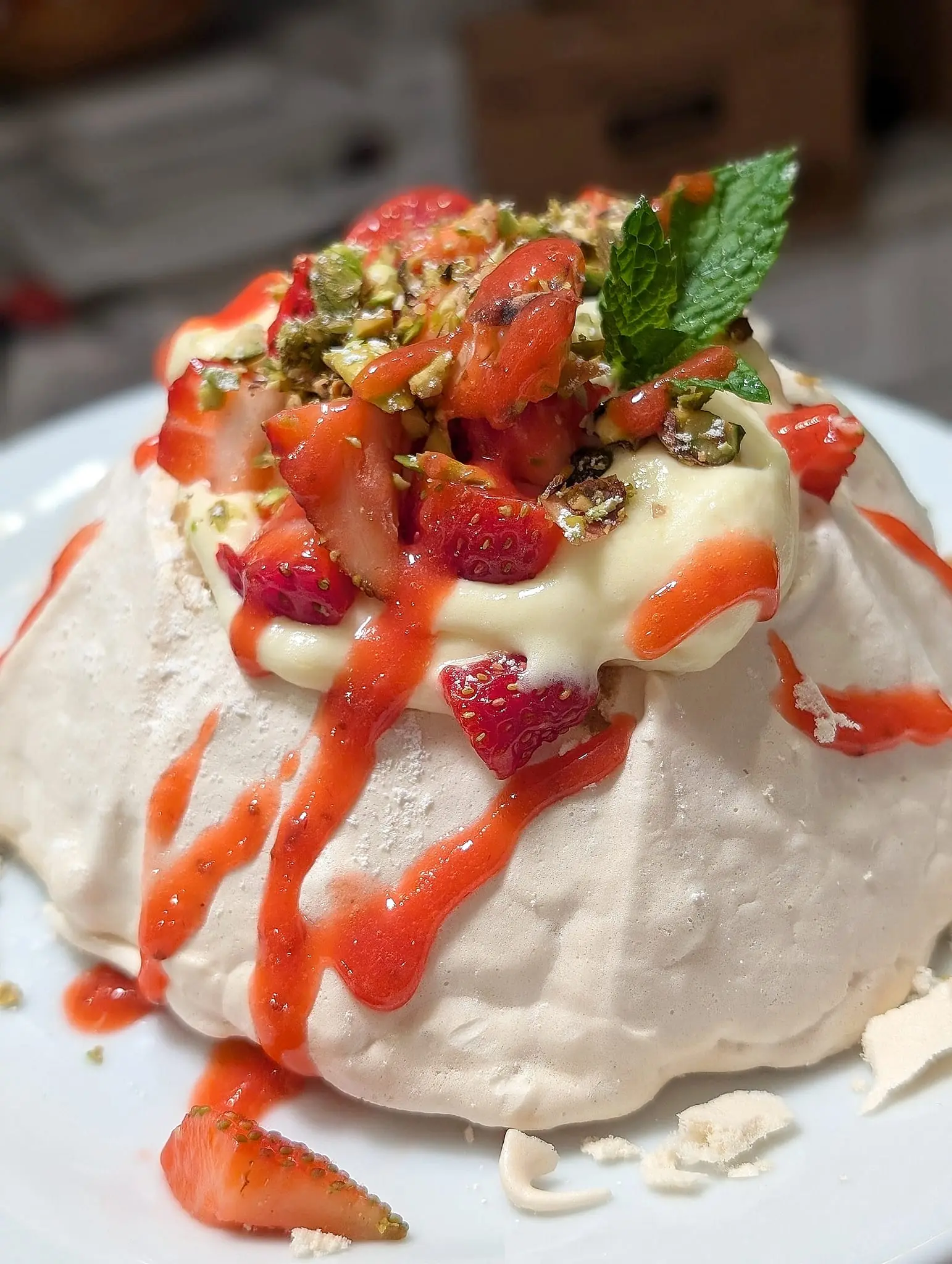 Strawberry Lemon Pavlova β Shattered-White Hearts with a High-Gloss Ruby Mirror