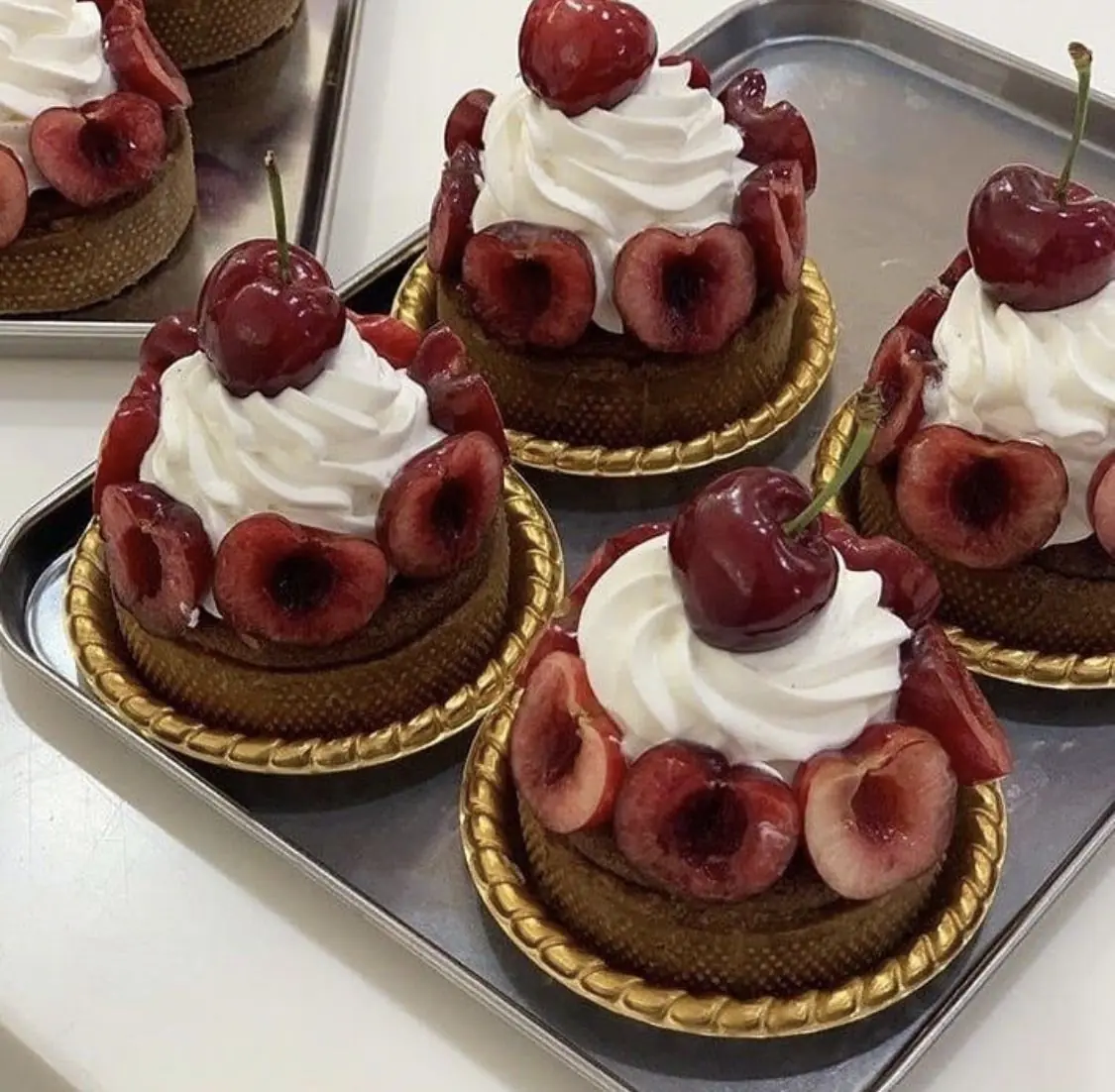 🍒 Cherry Mini Tart with Cream