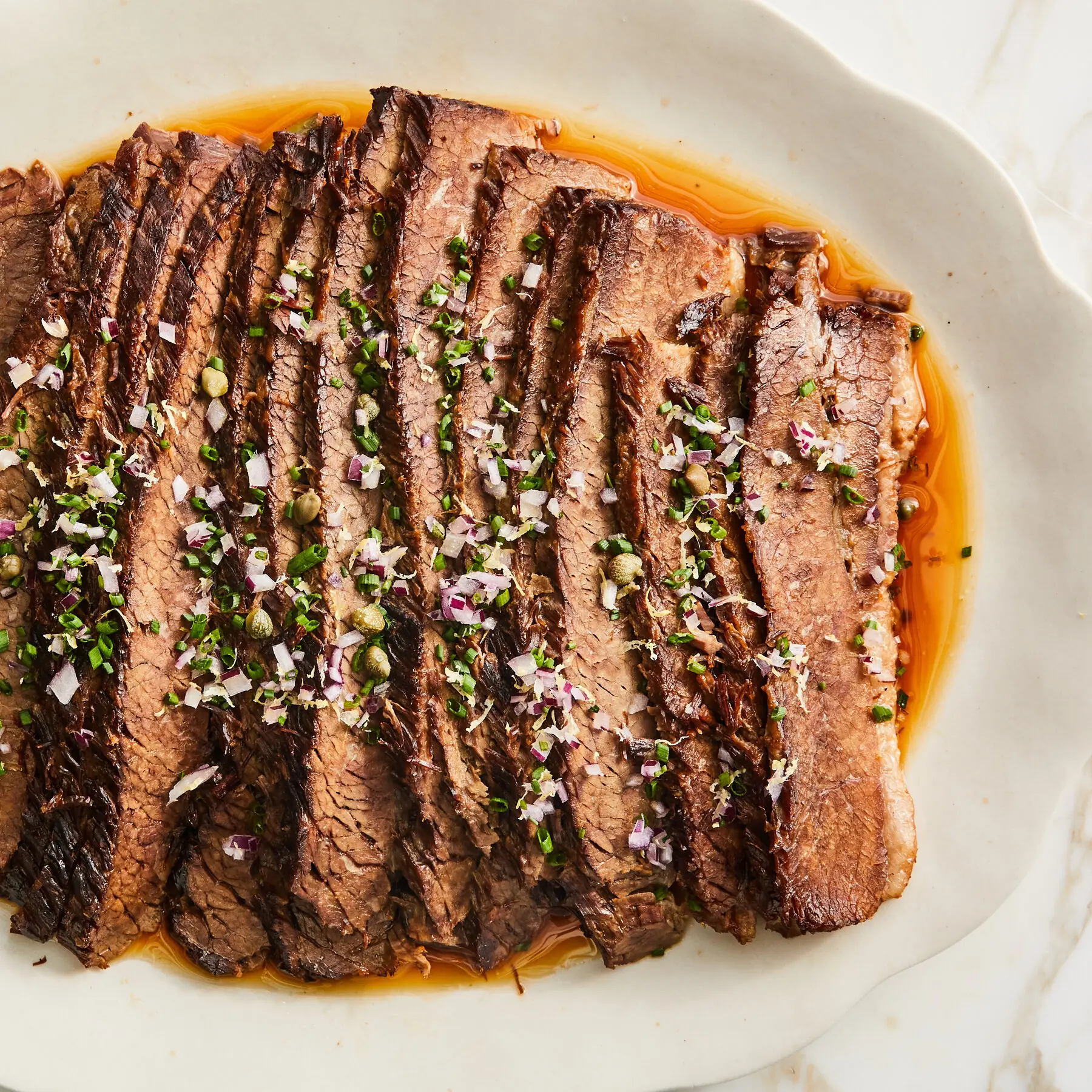 Lemon-Garlic Brisket – Shattered-Char Beef with a High-Gloss Amber Mirror