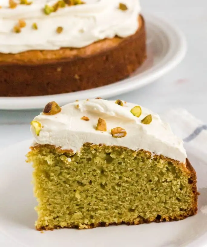 Italian Pistachio Cake – Shattered-Gold Crust with a High-Gloss Emerald Mirror