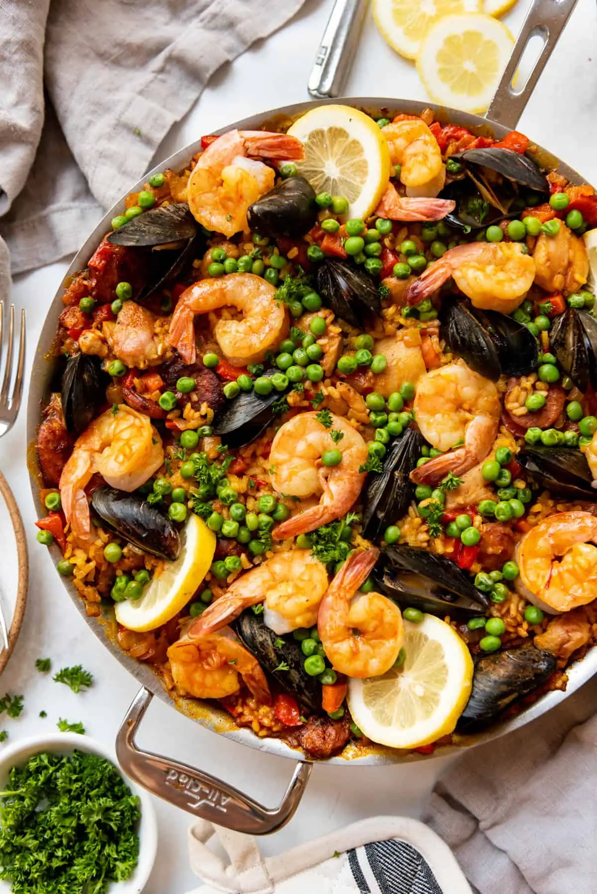 Spanish Paella – Shattered-Gold Socarrat with a High-Gloss Ruby Mirror