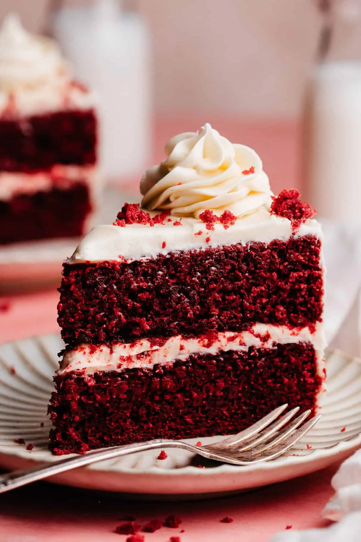 Classic Red Velvet Cake – Shattered-Gold Crust with a High-Gloss Ruby Mirror