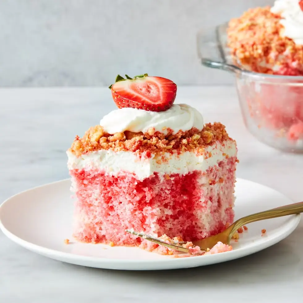 Strawberry Crunch Cake – Shattered-Gold Crust with a High-Gloss Ruby Mirror