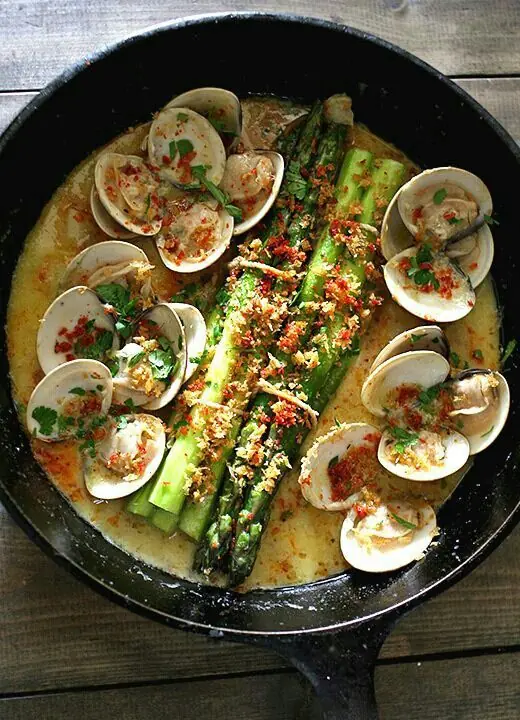 Garlic Butter Clams with Asparagus