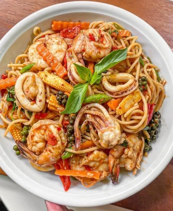 Spicy Thai Seafood Spaghetti