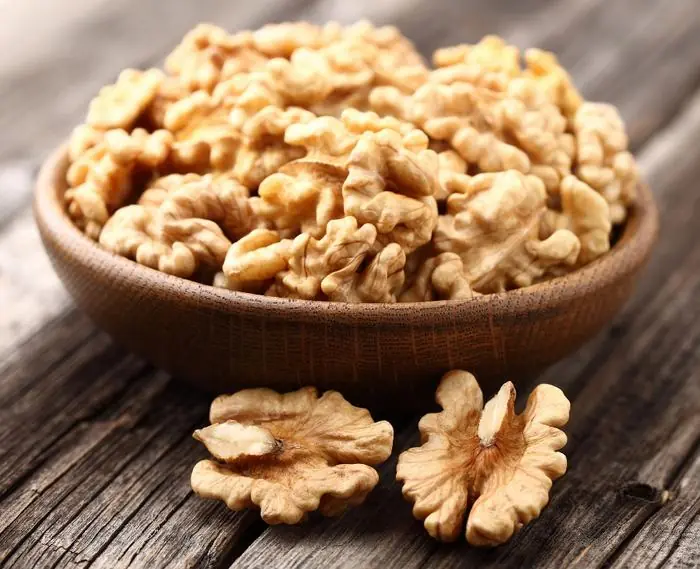 Walnuts: A Deep Dive into Benefits, Nutrition, and What Happens When You Eat Them Daily
