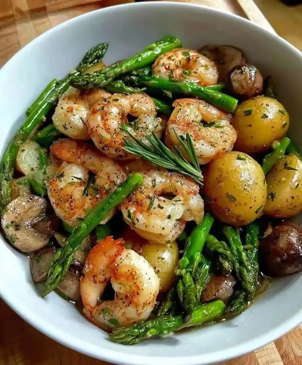 🍤 Garlic Butter Shrimp Bowl with Asparagus & Baby Potatoes