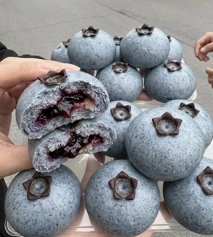 Blueberry Lava Buns