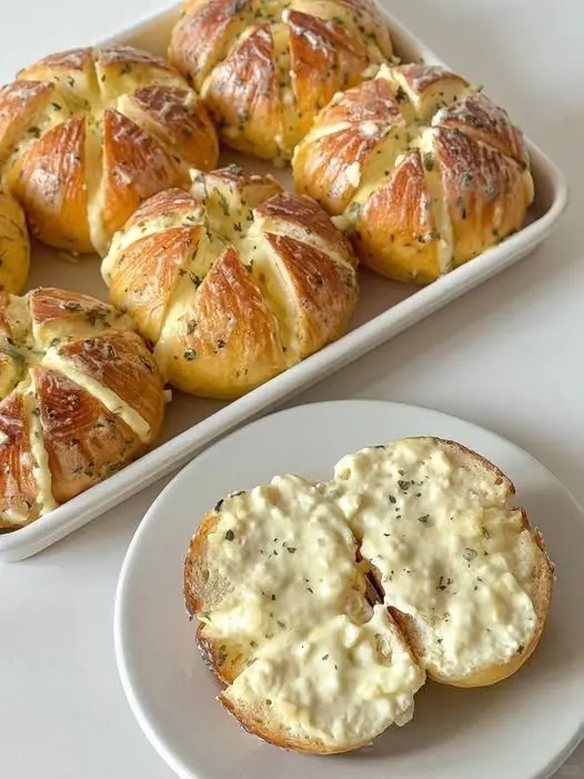 Cream Cheese Stuffed Garlic Rolls