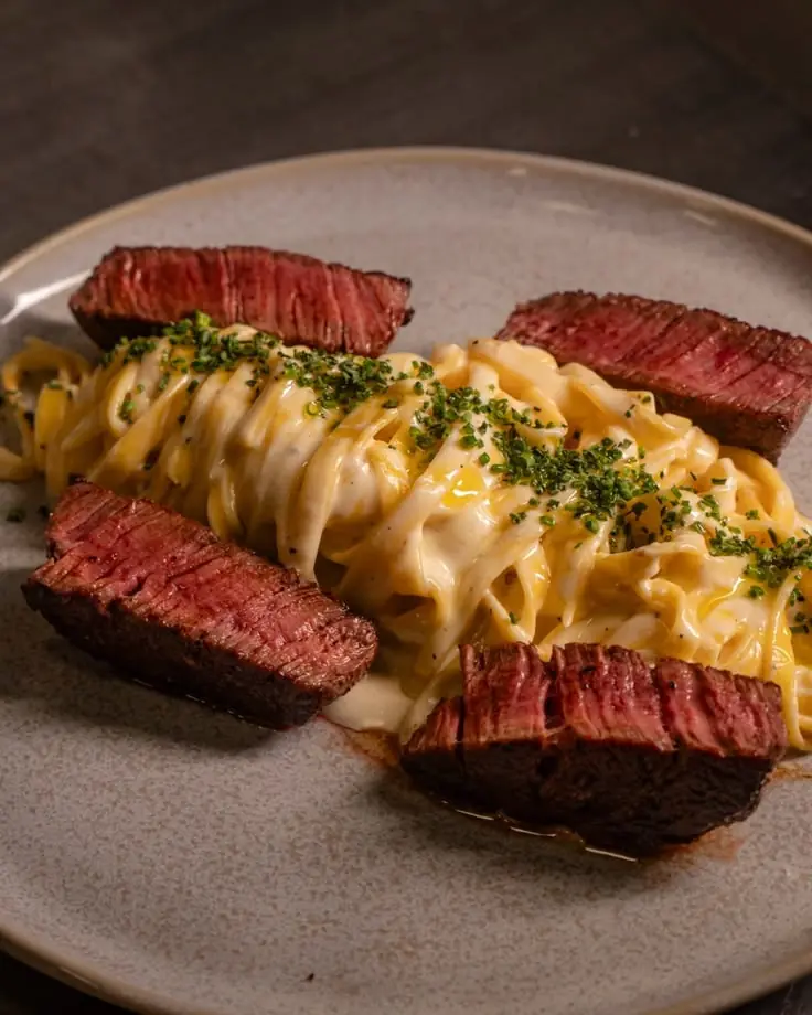 Creamy Steak Alfredo Pasta 🥩🍝✨